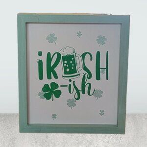 Irish-ish ~ 9" x 8" Box Frame with a rope handle